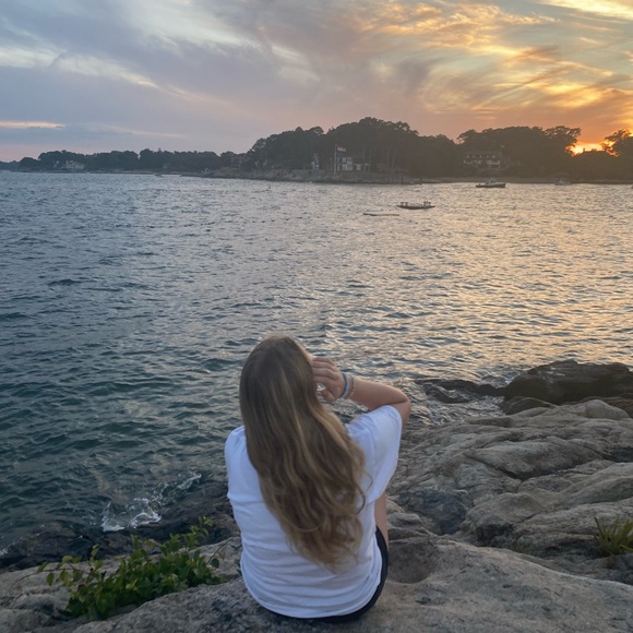 Meet your Posher, Ana!! - Picture 1 of 1